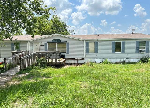 Property at 295 Denton Heights Ln, Weatherford, TX 76085, 3 beds, 2 baths