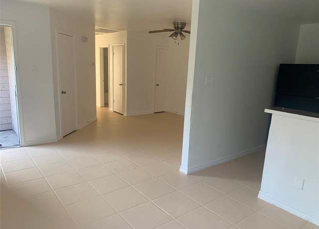 Property at 3824 Waldorf St, Fort Worth, TX 76119, 8 beds, 4 baths
