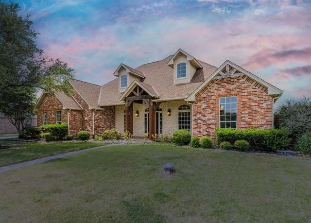 Property at 2703 Sleepy Hollow Rd, Ennis, TX 75119, 5 beds, 3.5 baths