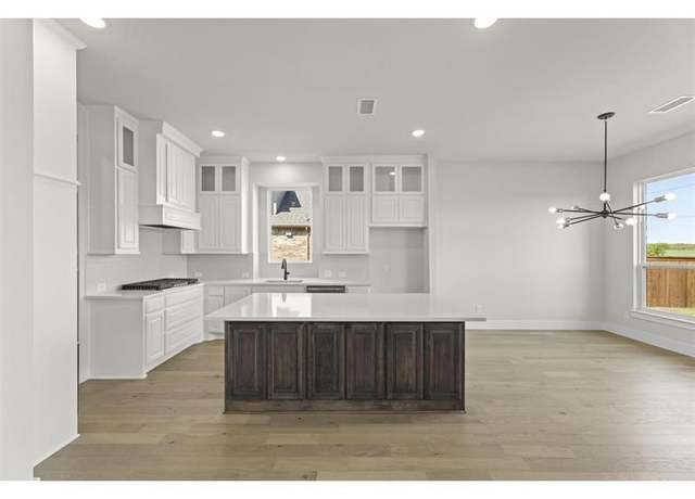 Property at 9709 Palermo Dr, Mesquite, TX 75126, 5 beds, 4 baths