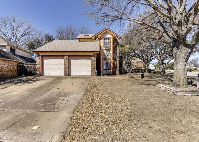 Property at 6349 Rockhaven Dr, Fort Worth, TX 76179, 3 beds, 2 baths