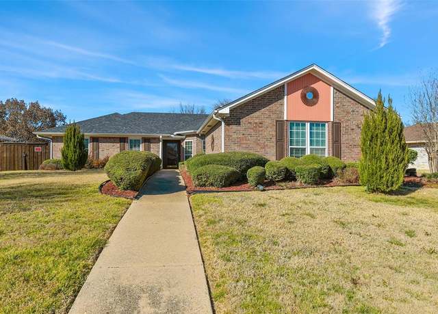 Property at 14 Alamosa Dr, Trophy Club, TX 76262, 3 beds, 2 baths