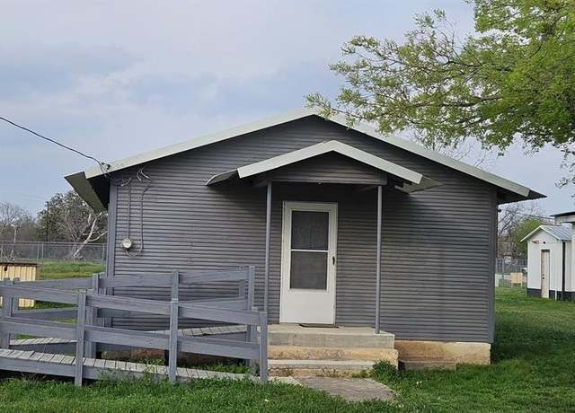 Property at 4 W Sherman St, Mullin, TX 76864, 1 bed, 1 bath