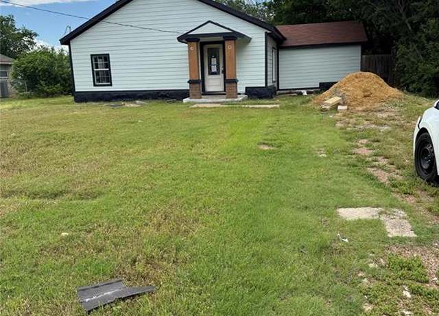 Property at 120 W Lemon St, Saginaw, TX 76179, 3 beds, 2 baths