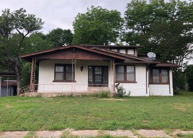 Property at 808 W 7th St, Bonham, TX 75418, 3 beds, 2 baths