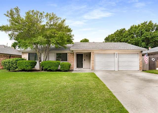 Property at 745 NW Douglas St, Burleson, TX 76028, 3 beds, 2 baths
