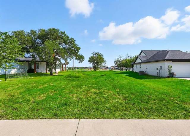 Property at 209 E 10th St, Ferris, TX 75125