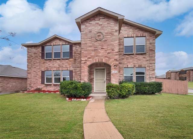 Property at 1252 April Showers Ln, Lancaster, TX 75134, 4 beds, 2.5 baths