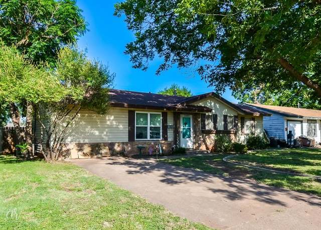 Property at 2489 Glendale Dr, Abilene, TX 79603, 3 beds, 2.5 baths