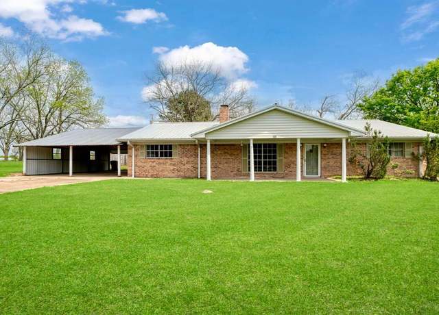 Property at 120 N Douglas St, Bogata, TX 75417, 3 beds, 2 baths