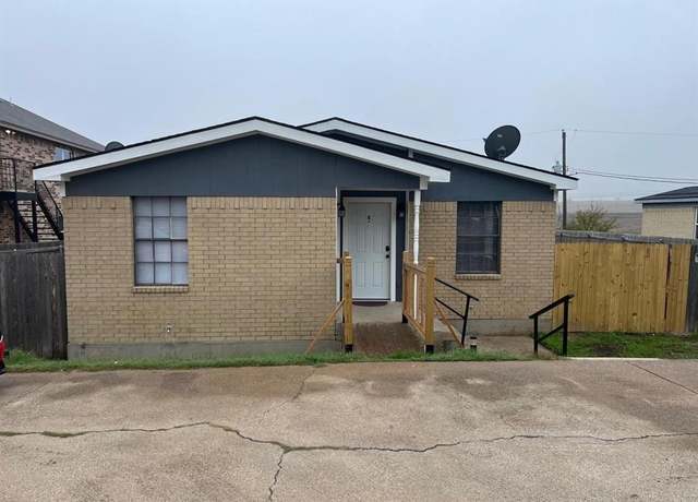 Property at 112 Arrowhead St, Fort Worth, TX 76108, 4 beds, 2 baths
