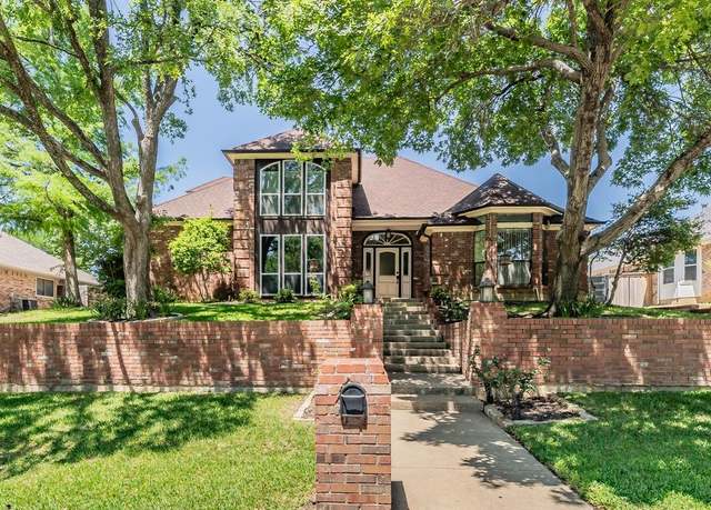 Property at 707 Kyle Dr, Arlington, TX 76011, 4 beds, 2.5 baths