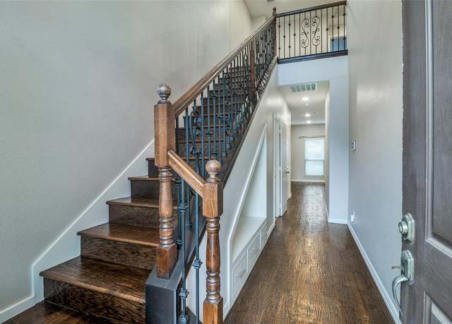 Property at 6715 Ports O Call Dr, Rowlett, TX 75088, 3 beds, 2.5 baths