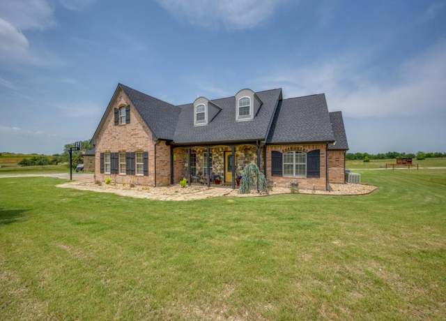 Property at 748 Private Road 4011, Decatur, TX 76234, 4 beds, 4.5 baths