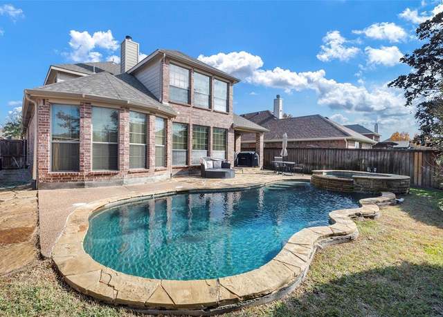 Property at 6965 Shoreview Dr, Grand Prairie, TX 75054, 4 beds, 2.5 baths
