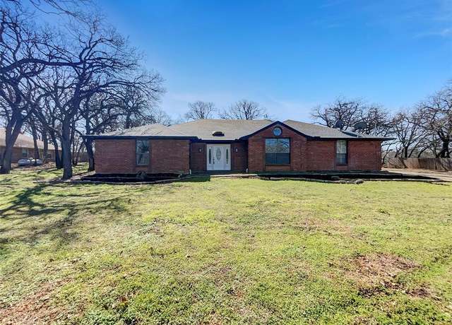 Property at 316 Diamond Ln, Burleson, TX 76028, 4 beds, 2.5 baths