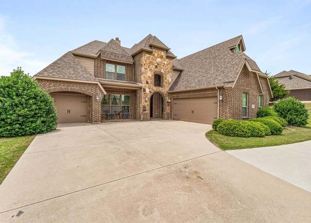 Property at 10601 San Simeon Ln, Fort Worth, TX 76179, 4 beds, 3.5 baths