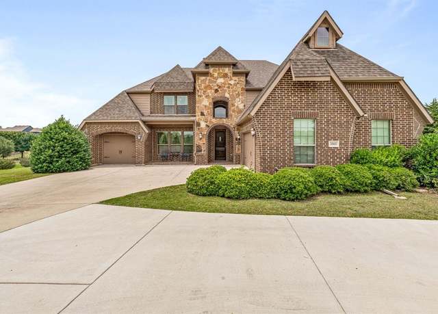 Property at 10601 San Simeon Ln, Fort Worth, TX 76179, 4 beds, 3.5 baths