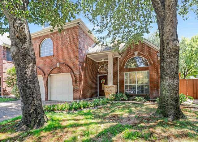 Property at 9352 Riverwalk Ln, Irving, TX 75063, 3 beds, 2.5 baths