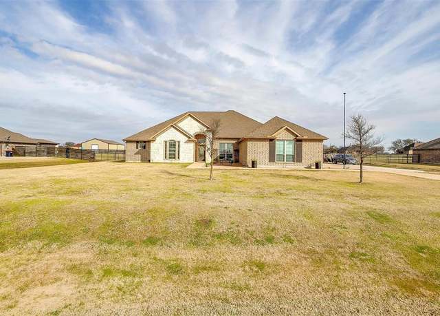 Property at 7946 Grassland Dr, Godley, TX 76044, 4 beds, 3 baths