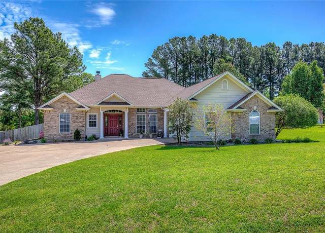 Property at 16734 Meadow Crest Dr, Lindale, TX 75771, 3 beds, 2.5 baths