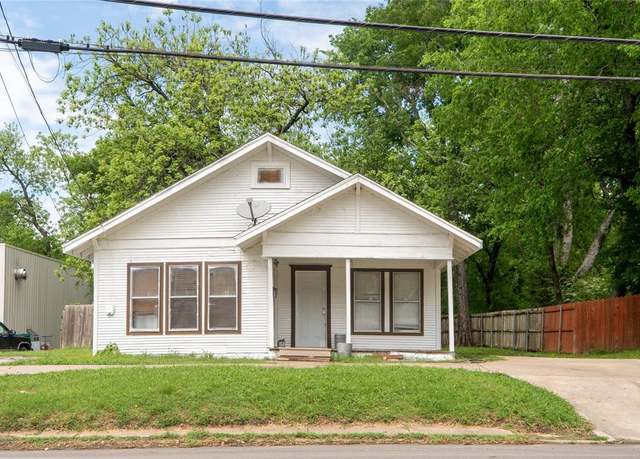 Property at 1810 Live Oak St, Commerce, TX 75428, 3 beds, 1 bath