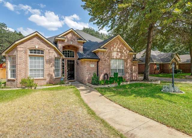 Property at 1532 Flying Jib Dr, Azle, TX 76020, 4 beds, 3.5 baths
