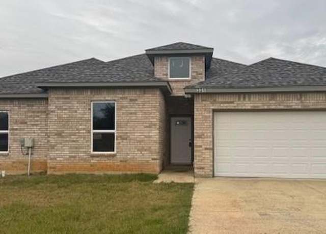 Property at 331 Port Dr, Gun Barrel City, TX 75156, 4 beds, 2 baths
