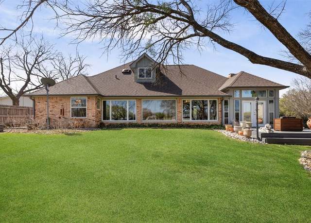 Property at 6102 N Waverly Ct, Granbury, TX 76049, 3 beds, 2.5 baths
