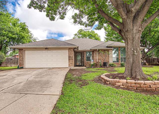 Property at 3 Hastings Ct, Mansfield, TX 76063, 3 beds, 2 baths