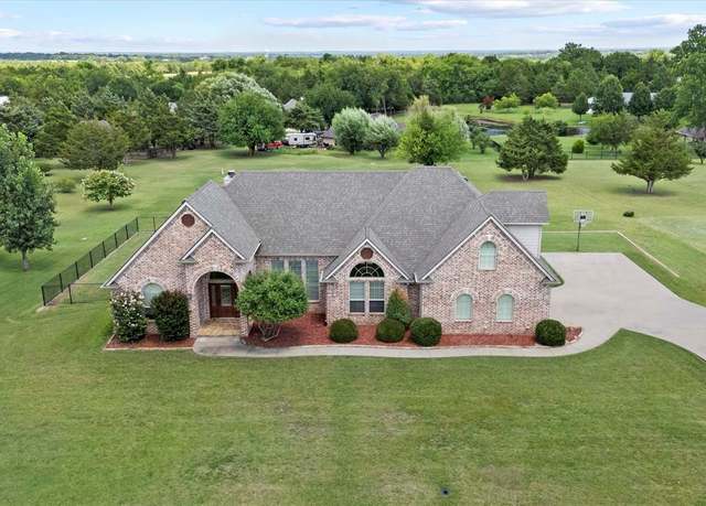Property at 3707 Heatherwood Ln, Sherman, TX 75090, 3 beds, 2.5 baths