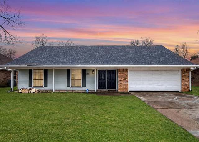 Property at 409 Summit Dr, Bossier City, LA 71111, 3 beds, 2 baths