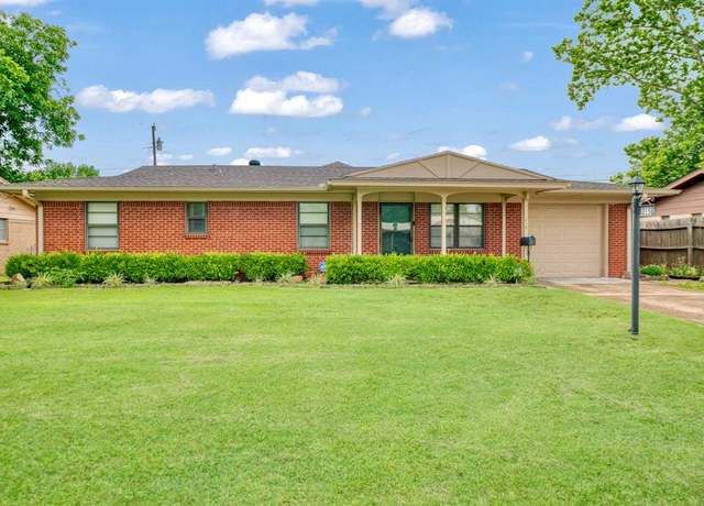Property at 215 NE 32nd St, Paris, TX 75460, 3 beds, 1.5 baths