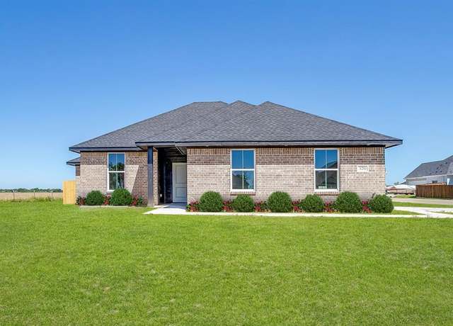 Property at 320 Cherry Point Dr, Palmer, TX 75152, 3 beds, 2 baths