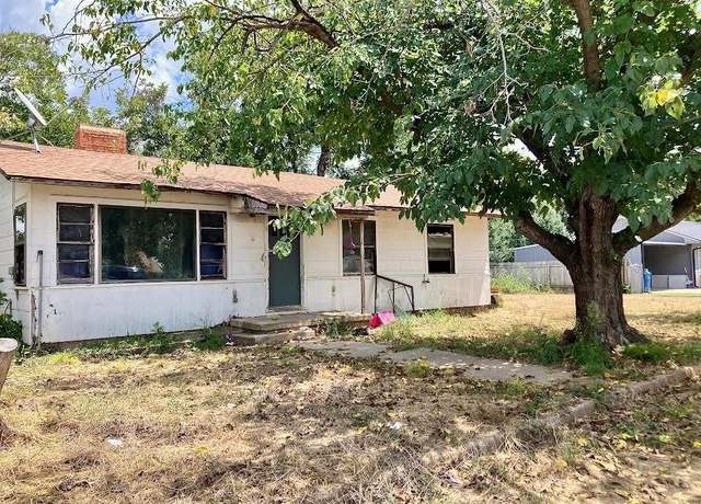 Property at 601 S Colorado St, Whitney, TX 76692, 2 beds, 2 baths