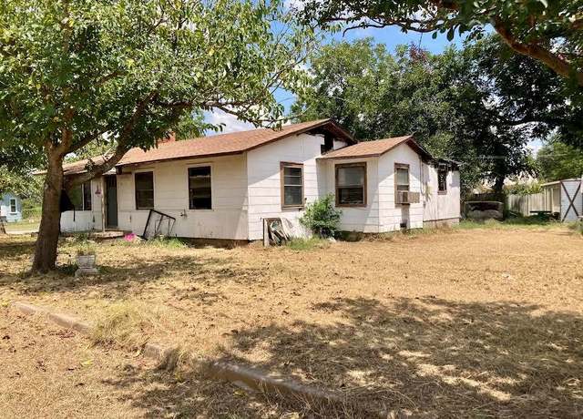 Property at 601 S Colorado St, Whitney, TX 76692, 2 beds, 2 baths