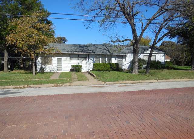 Property at 1003 W Plummer St, Eastland, TX 76448, 3 beds, 2 baths