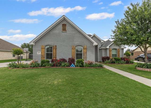 Property at 1617 Hawthorne St, Cleburne, TX 76033, 4 beds, 2 baths