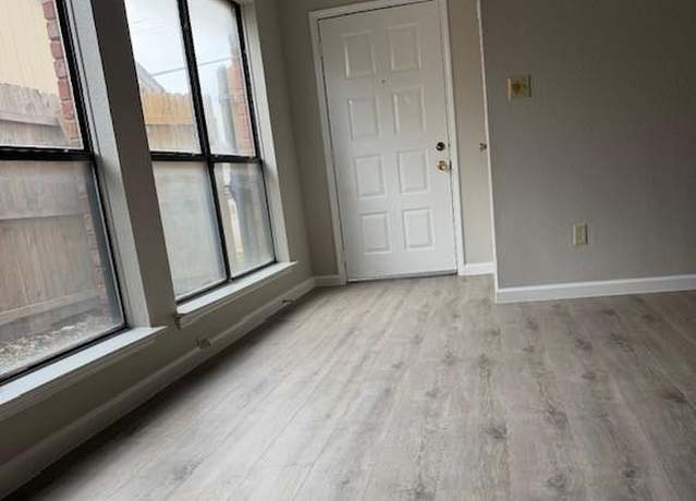 Property at 402 W Warrior Trl, Grand Prairie, TX 75052, 2 beds, 2 baths