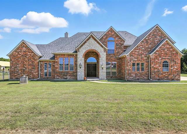 Property at 176 S Bear Creek Ln, Cresson, TX 76035, 4 beds, 4 baths