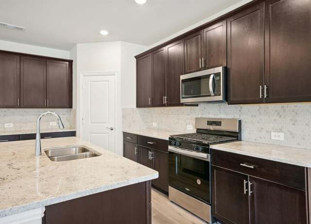 Property at 810 Tidal Dr, Princeton, TX 75071, 5 beds, 3 baths