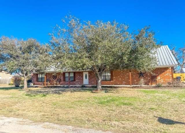 Property at 202 Nicholas Ln, Teague, TX 75860, 3 beds, 2.5 baths