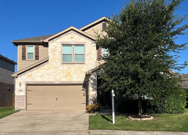 Property at 10213 Fox Grove Ct, Fort Worth, TX 76131, 4 beds, 3.5 baths