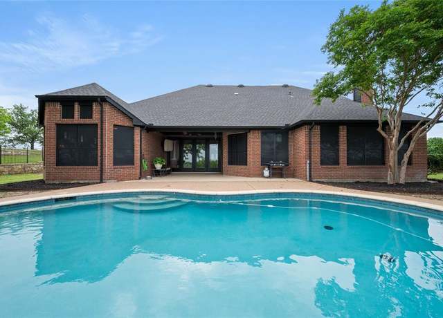 Property at 10500 Los Rios Dr, Fort Worth, TX 76179, 4 beds, 3 baths