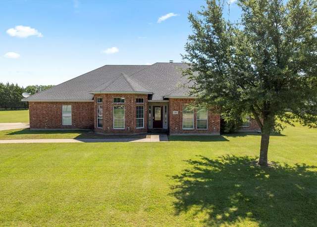 Property at 208 Burtonwood Cir, Ovilla, TX 75154, 4 beds, 3 baths