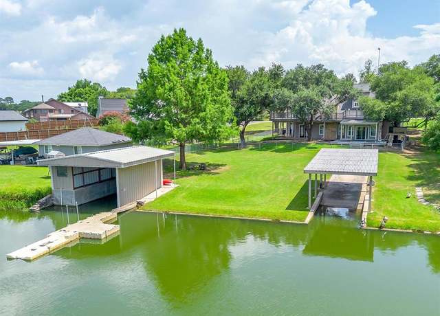 Property at 11972 Younger Ct, Azle, TX 76020, 7 beds, 3 baths
