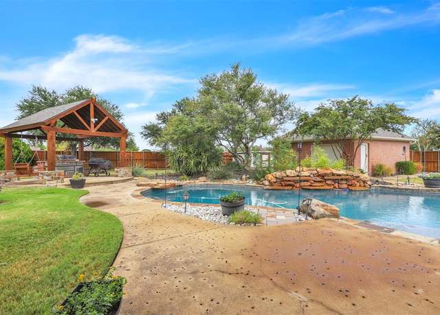 Property at 10121 Irish Ridge St, Forney, TX 75126, 3 beds, 2 baths