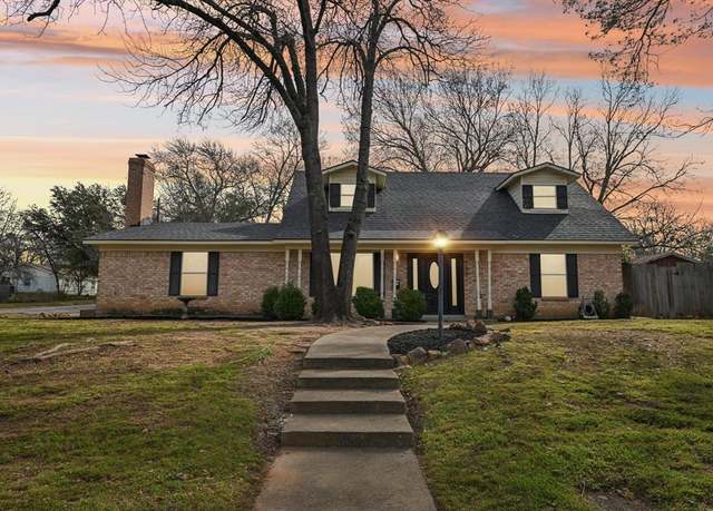 Property at 2001 Kerry Dr, Arlington, TX 76013, 4 beds, 2 baths
