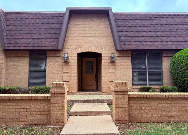 Property at 14 Surrey Sq, Abilene, TX 79606, 2 beds, 2 baths