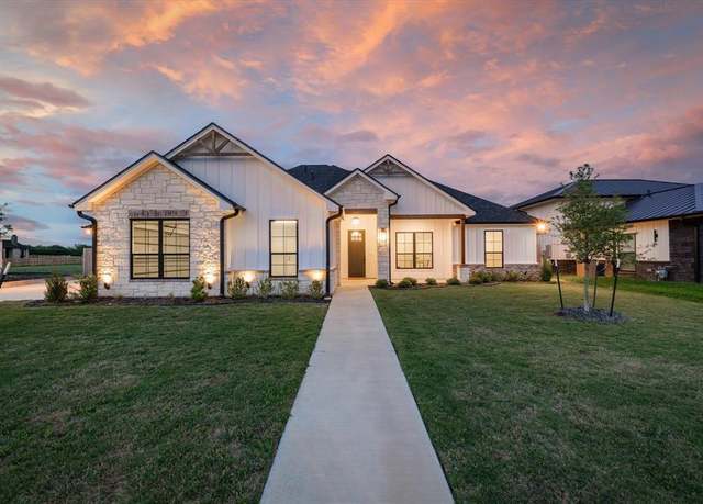 Property at 176 Water View Ln, Robinson, TX 76706, 4 beds, 3.5 baths